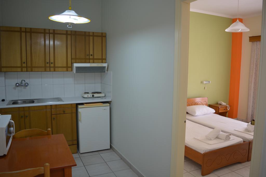 Montes Apartments & Studios 阿利卡纳斯 外观 照片