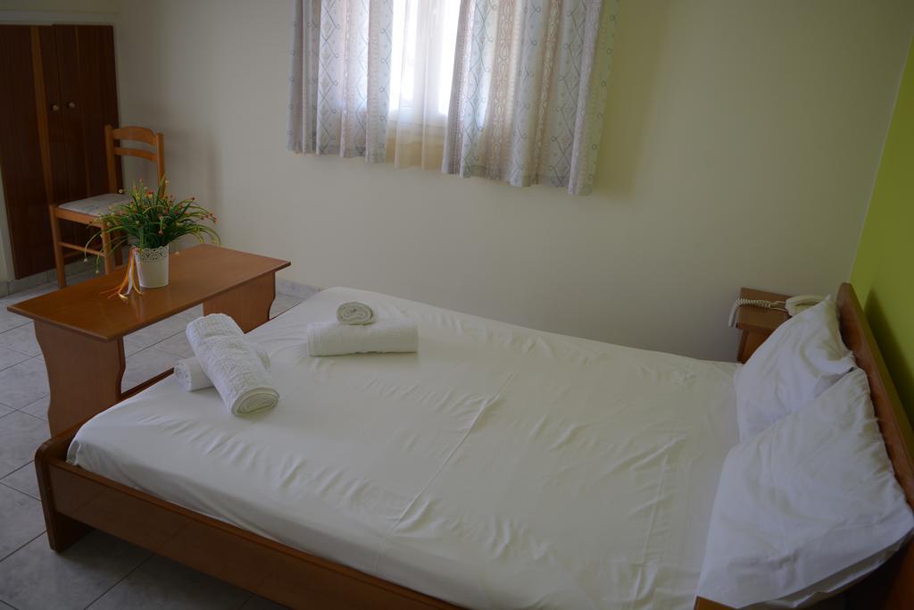 Montes Apartments & Studios 阿利卡纳斯 外观 照片